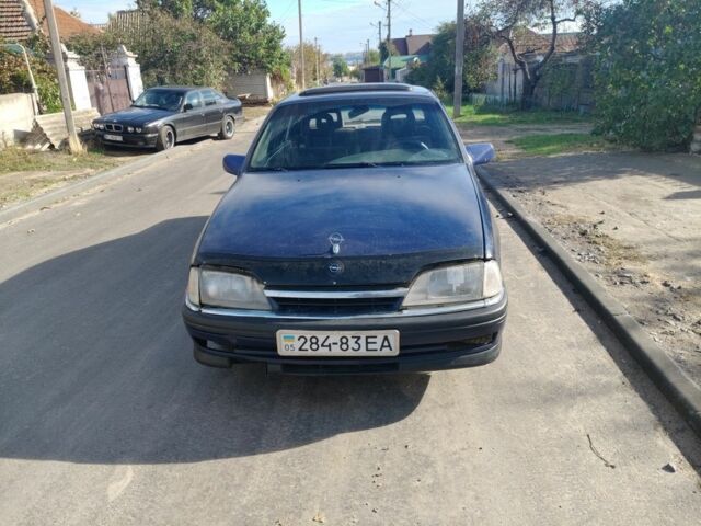 Синій Опель Омега, об'ємом двигуна 2 л та пробігом 2 тис. км за 800 $, фото 1 на Automoto.ua