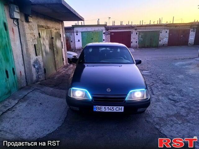 Синий Опель Омега, объемом двигателя 2 л и пробегом 200 тыс. км за 1800 $, фото 1 на Automoto.ua