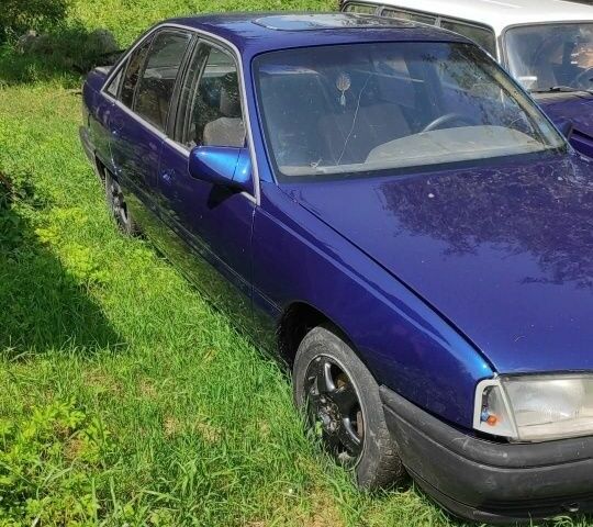 Синий Опель Омега, объемом двигателя 0 л и пробегом 230 тыс. км за 777 $, фото 1 на Automoto.ua