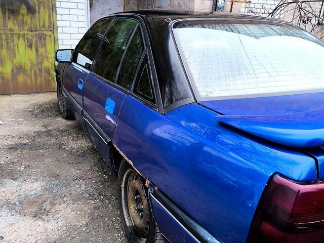 Синий Опель Омега, объемом двигателя 2 л и пробегом 0 тыс. км за 1040 $, фото 1 на Automoto.ua