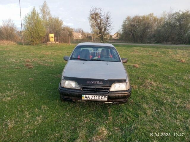 Синий Опель Омега, объемом двигателя 2 л и пробегом 308 тыс. км за 680 $, фото 1 на Automoto.ua