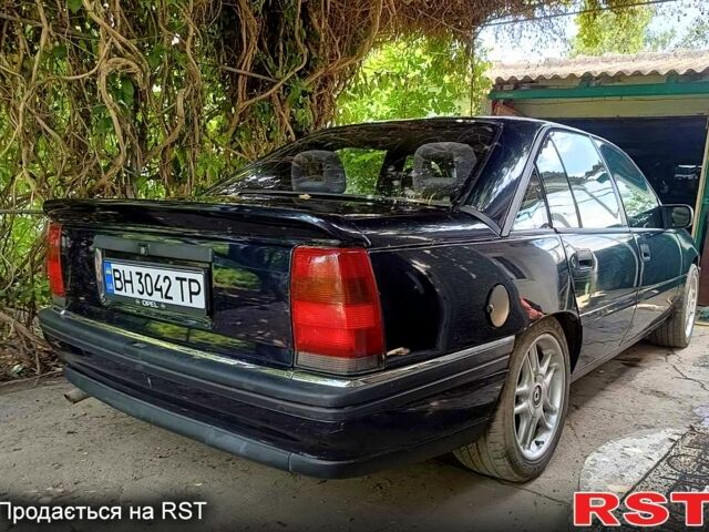 Синий Опель Омега, объемом двигателя 2 л и пробегом 218 тыс. км за 1500 $, фото 1 на Automoto.ua