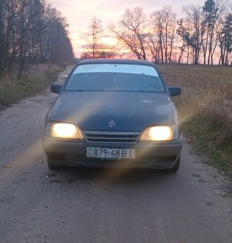 Синій Опель Омега, об'ємом двигуна 2 л та пробігом 410 тис. км за 1100 $, фото 1 на Automoto.ua
