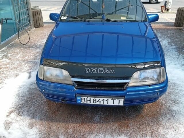 Синій Опель Омега, об'ємом двигуна 2 л та пробігом 300 тис. км за 1504 $, фото 1 на Automoto.ua