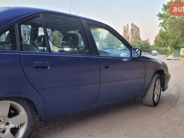 Синій Опель Омега, об'ємом двигуна 2 л та пробігом 275 тис. км за 1800 $, фото 1 на Automoto.ua