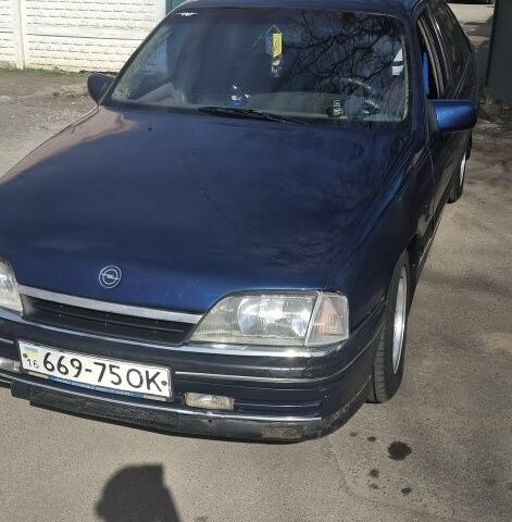 Синий Опель Омега, объемом двигателя 0 л и пробегом 350 тыс. км за 3000 $, фото 1 на Automoto.ua