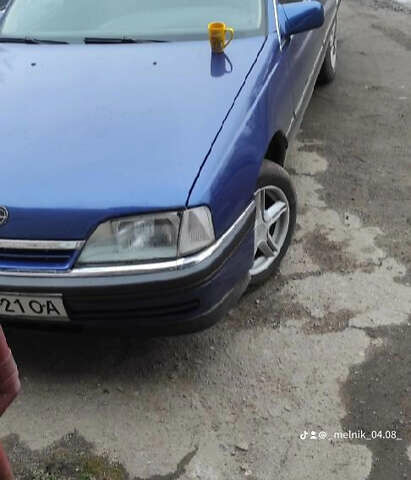 Синій Опель Омега, об'ємом двигуна 2.3 л та пробігом 280 тис. км за 2000 $, фото 1 на Automoto.ua