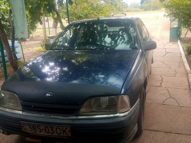 Синий Опель Омега, объемом двигателя 2 л и пробегом 0 тыс. км за 1000 $, фото 1 на Automoto.ua