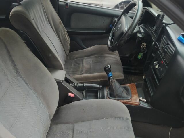 Синий Опель Омега, объемом двигателя 0 л и пробегом 300 тыс. км за 600 $, фото 1 на Automoto.ua