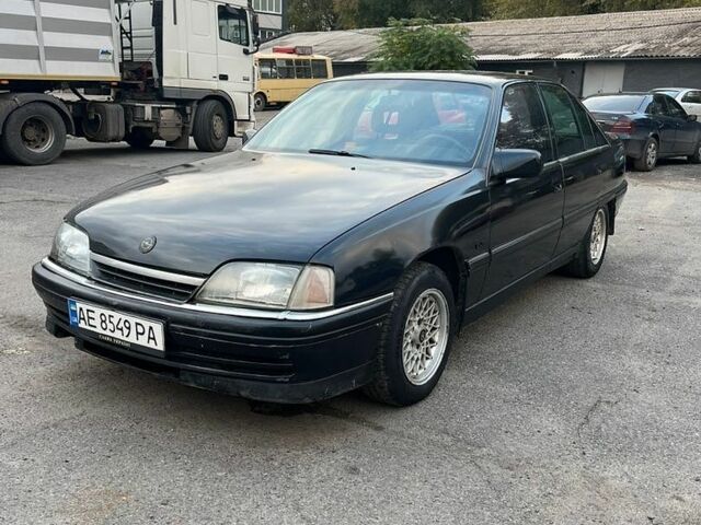 Синий Опель Омега, объемом двигателя 2 л и пробегом 500 тыс. км за 1400 $, фото 1 на Automoto.ua