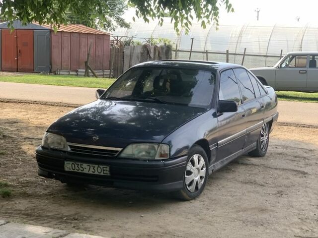 Синий Опель Омега, объемом двигателя 2 л и пробегом 100 тыс. км за 1100 $, фото 1 на Automoto.ua