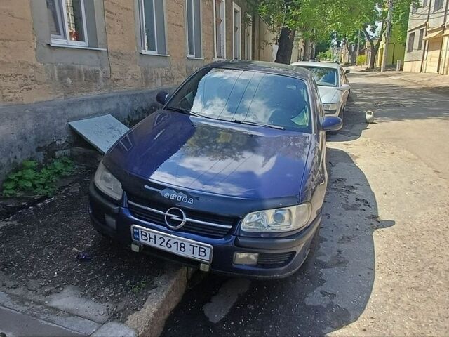Синий Опель Омега, объемом двигателя 2 л и пробегом 495 тыс. км за 2200 $, фото 1 на Automoto.ua