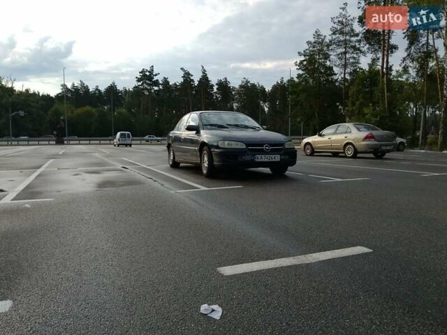 Синій Опель Омега, об'ємом двигуна 2 л та пробігом 333 тис. км за 2300 $, фото 1 на Automoto.ua