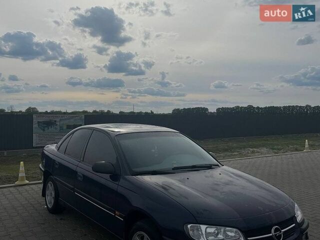 Синий Опель Омега, объемом двигателя 2 л и пробегом 330 тыс. км за 2500 $, фото 1 на Automoto.ua