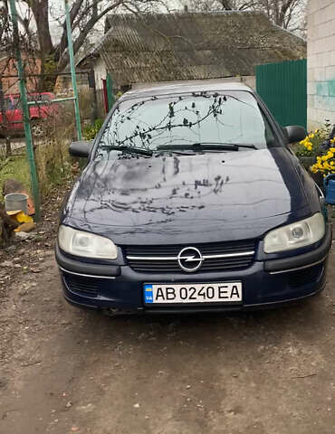 Синій Опель Омега, об'ємом двигуна 2.5 л та пробігом 284 тис. км за 2000 $, фото 1 на Automoto.ua