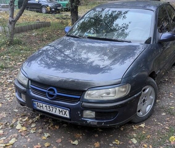 Опель Омега 1996 в Краматорске на Automoto.ua Синий Опель Омега, объемом двигателя 2 л и пробегом 300 тыс. км за 2500 $, фото 1 на Automoto.ua