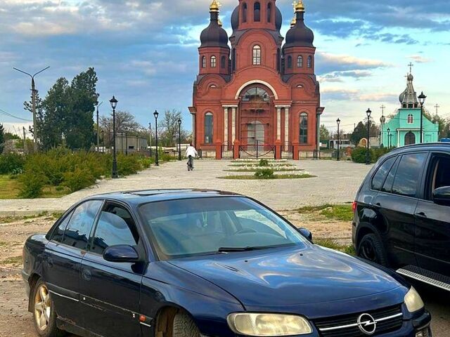 Синий Опель Омега, объемом двигателя 2 л и пробегом 0 тыс. км за 1600 $, фото 1 на Automoto.ua