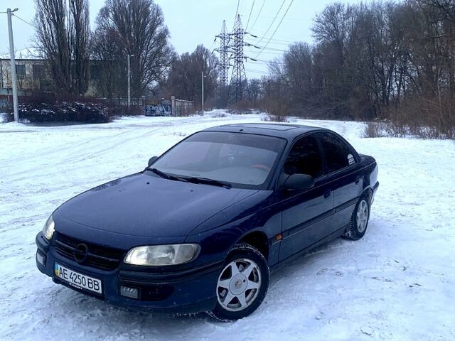 Синий Опель Омега, объемом двигателя 2 л и пробегом 0 тыс. км за 2100 $, фото 1 на Automoto.ua