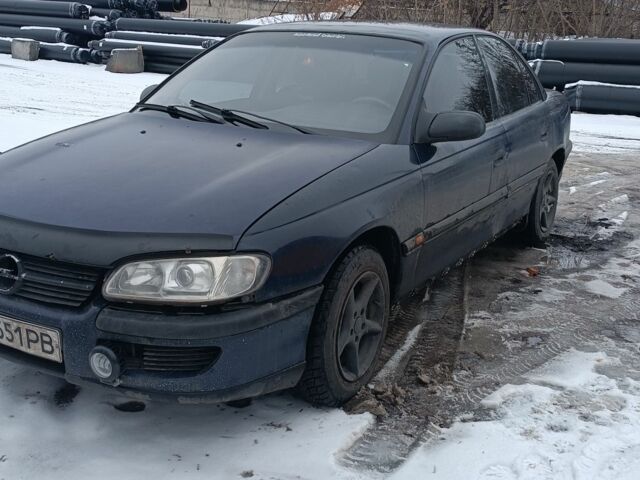 Синий Опель Омега, объемом двигателя 2 л и пробегом 330 тыс. км за 1851 $, фото 1 на Automoto.ua