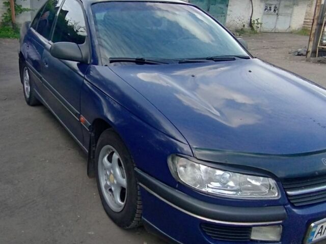 Синій Опель Омега, об'ємом двигуна 2 л та пробігом 140 тис. км за 2500 $, фото 1 на Automoto.ua