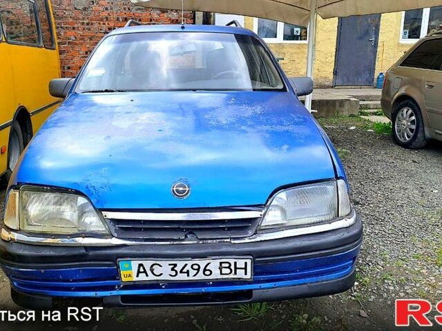 Опель Омега 1987 в Луцке на Automoto.ua Синий Опель Омега, объемом двигателя 1.8 л и пробегом 300 тыс. км за 370 $, фото 1 на Automoto.ua