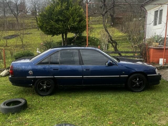 Синій Опель Омега, об'ємом двигуна 2 л та пробігом 300 тис. км за 900 $, фото 1 на Automoto.ua