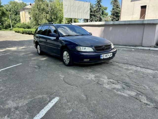 Синий Опель Омега, объемом двигателя 2 л и пробегом 375 тыс. км за 1700 $, фото 1 на Automoto.ua