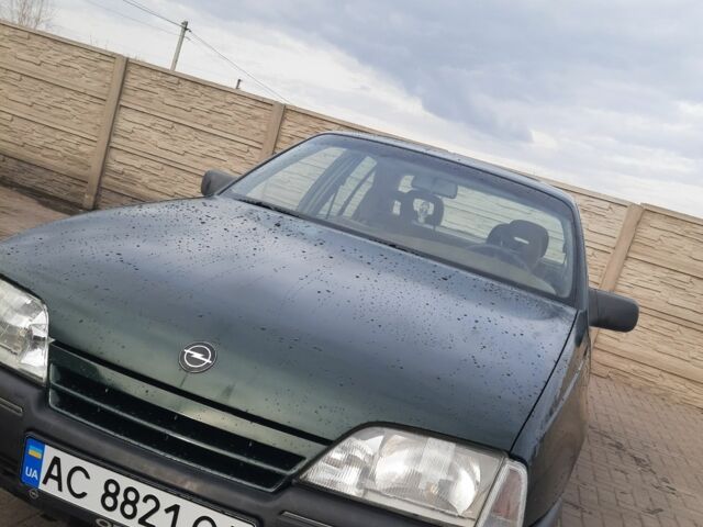 Зелений Опель Омега, об'ємом двигуна 2 л та пробігом 213 тис. км за 2000 $, фото 1 на Automoto.ua
