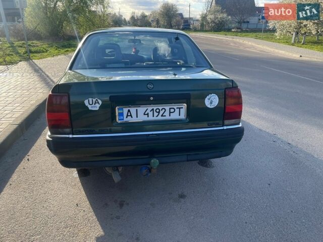 Зелений Опель Омега, об'ємом двигуна 2 л та пробігом 400 тис. км за 1100 $, фото 1 на Automoto.ua