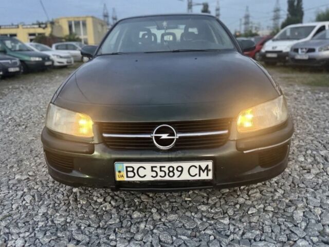 Зеленый Опель Омега, объемом двигателя 2 л и пробегом 372 тыс. км за 1400 $, фото 1 на Automoto.ua