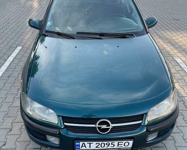 Зеленый Опель Омега, объемом двигателя 2 л и пробегом 190 тыс. км за 2200 $, фото 1 на Automoto.ua