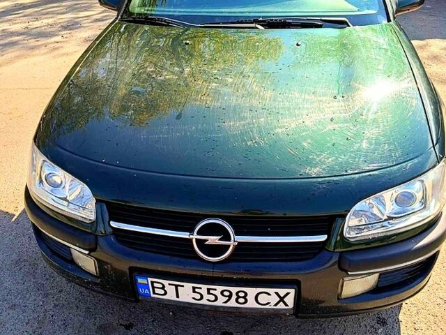 Зеленый Опель Омега, объемом двигателя 2 л и пробегом 250 тыс. км за 3200 $, фото 1 на Automoto.ua