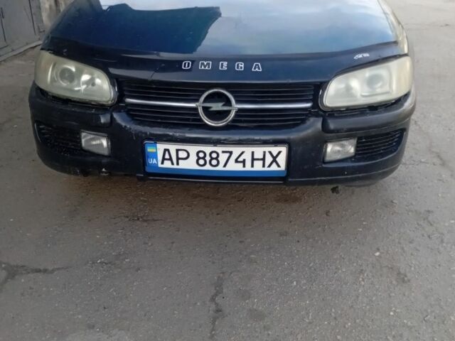 Зеленый Опель Омега, объемом двигателя 2 л и пробегом 300 тыс. км за 1350 $, фото 1 на Automoto.ua