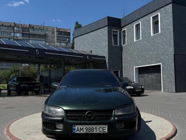 Зеленый Опель Омега, объемом двигателя 3 л и пробегом 225 тыс. км за 2400 $, фото 1 на Automoto.ua