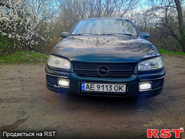 Зелений Опель Омега, об'ємом двигуна 2 л та пробігом 200 тис. км за 1480 $, фото 1 на Automoto.ua