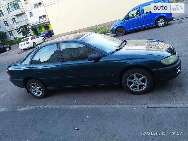 Зеленый Опель Омега, объемом двигателя 2 л и пробегом 350 тыс. км за 3250 $, фото 1 на Automoto.ua