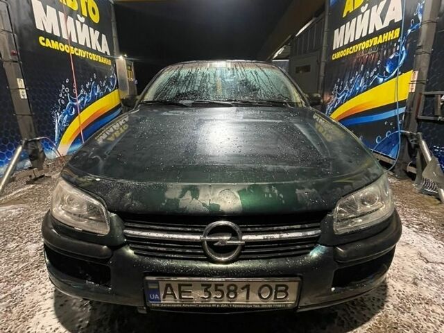 Зелений Опель Омега, об'ємом двигуна 2 л та пробігом 354 тис. км за 750 $, фото 1 на Automoto.ua