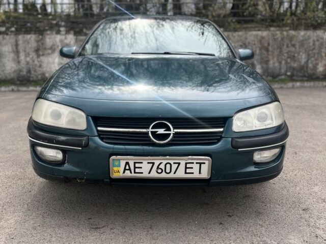 Зеленый Опель Омега, объемом двигателя 2 л и пробегом 410 тыс. км за 2500 $, фото 1 на Automoto.ua