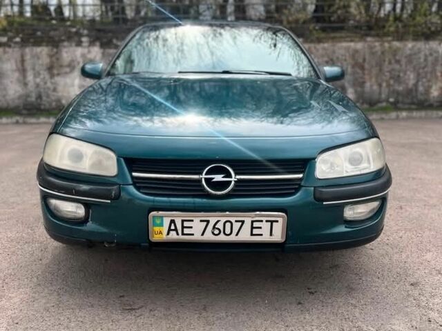 Зеленый Опель Омега, объемом двигателя 2 л и пробегом 400 тыс. км за 2256 $, фото 1 на Automoto.ua