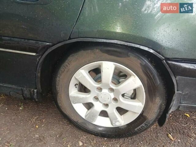Зеленый Опель Омега, объемом двигателя 2 л и пробегом 434 тыс. км за 1457 $, фото 1 на Automoto.ua