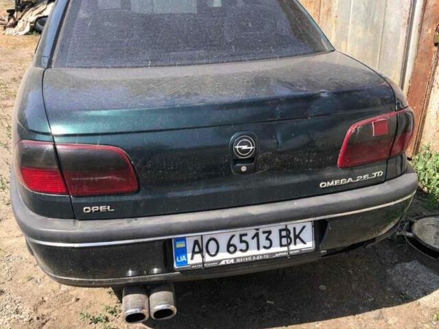 Зелений Опель Омега, об'ємом двигуна 2.5 л та пробігом 368 тис. км за 1500 $, фото 1 на Automoto.ua