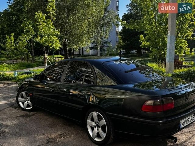 Зеленый Опель Омега, объемом двигателя 3 л и пробегом 350 тыс. км за 1900 $, фото 1 на Automoto.ua