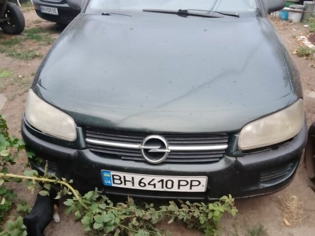 Зеленый Опель Омега, объемом двигателя 2 л и пробегом 400 тыс. км за 1630 $, фото 1 на Automoto.ua
