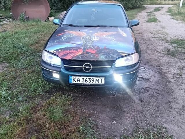Зелений Опель Омега, об'ємом двигуна 2 л та пробігом 350 тис. км за 1500 $, фото 1 на Automoto.ua