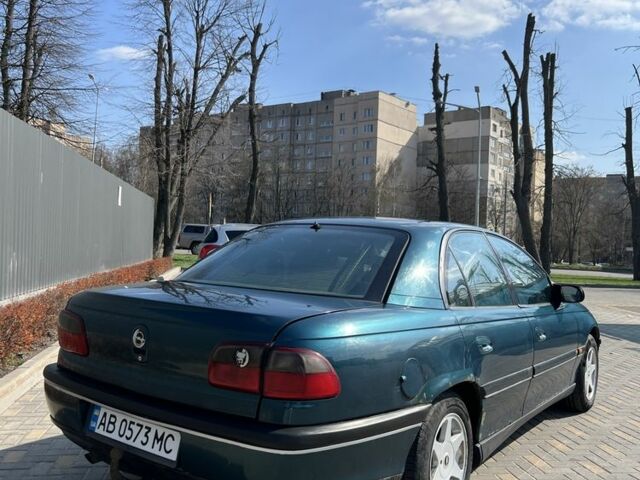 Зеленый Опель Омега, объемом двигателя 2 л и пробегом 308 тыс. км за 2300 $, фото 1 на Automoto.ua
