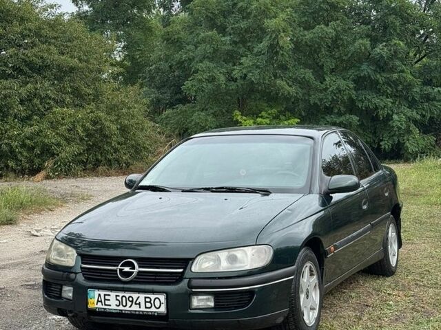 Зелений Опель Омега, об'ємом двигуна 2 л та пробігом 290 тис. км за 1650 $, фото 1 на Automoto.ua