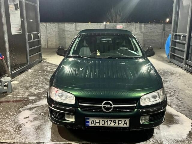 Зеленый Опель Омега, объемом двигателя 2 л и пробегом 351 тыс. км за 2200 $, фото 1 на Automoto.ua