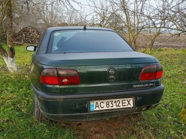 Зелений Опель Омега, об'ємом двигуна 2 л та пробігом 2 тис. км за 1300 $, фото 1 на Automoto.ua