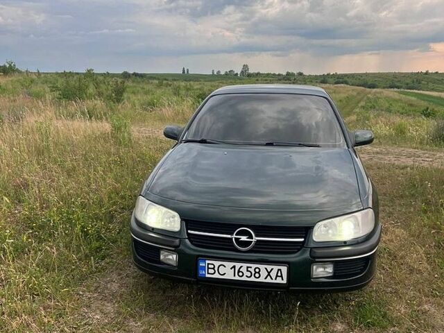 Зеленый Опель Омега, объемом двигателя 2 л и пробегом 240 тыс. км за 1500 $, фото 1 на Automoto.ua