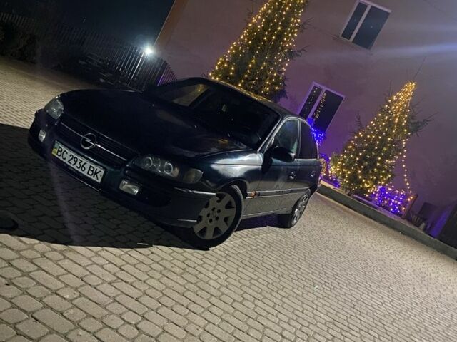 Зеленый Опель Омега, объемом двигателя 2 л и пробегом 300 тыс. км за 2700 $, фото 1 на Automoto.ua